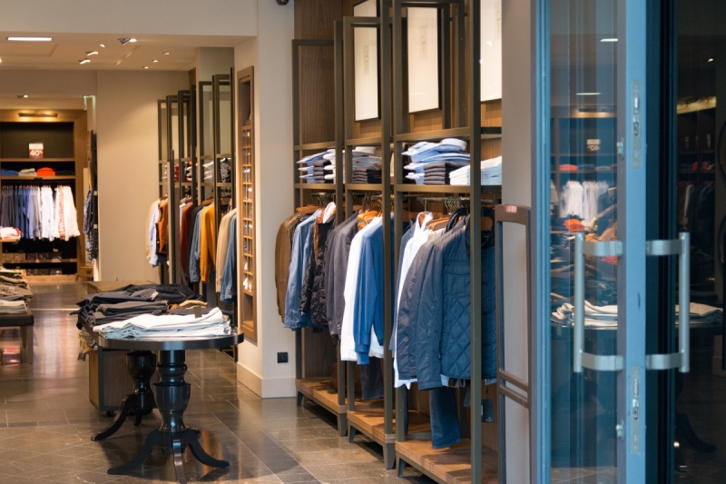 magasin-VERIGNON-min_shop_clothes_clothing_shopping_mall_shopping_kielce_crown_poland-862477